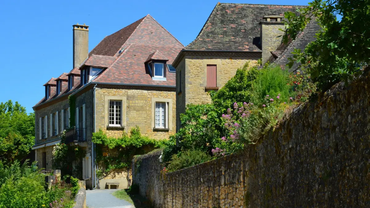 Toitures en tuiles canal d'un quartier ancien du Bergeracois